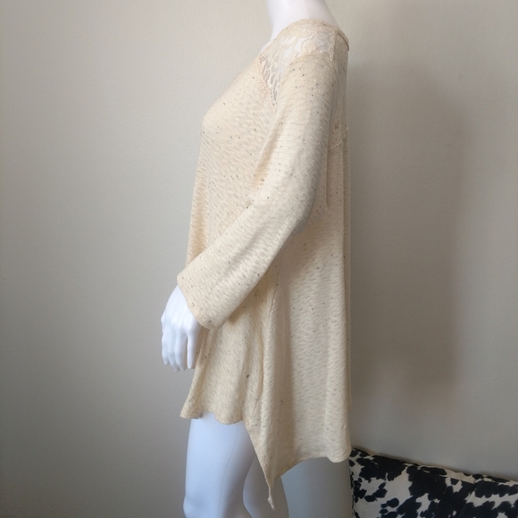 Everleigh Anthro M shark bite hem top size - Picture 2 of 6